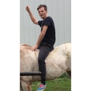 Meet your Posher, Logan